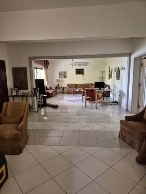 Villa 704 SQM Facing South on 12m Width Street Al-Olaya, Central Riyadh, Riyadh