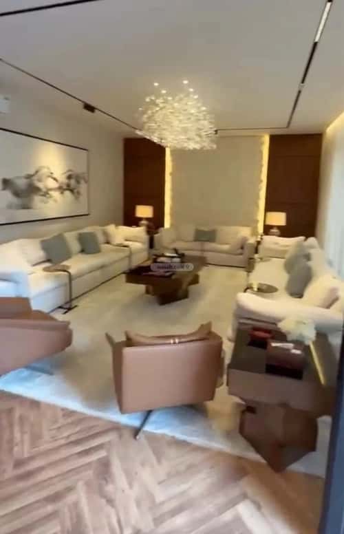 فيلا 875 متر مربع شرقية على شارع 20م الملك فهد، شمال الرياض، الرياض