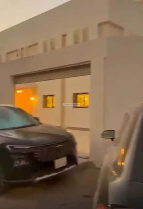Villa 750 SQM King Fahd, North Riyadh, Riyadh