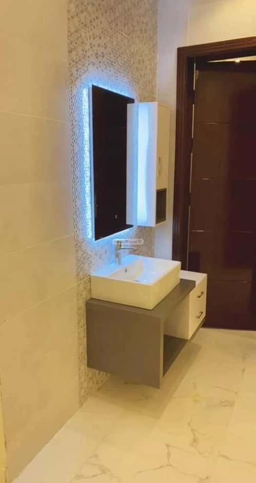 Floor 310 SQM with 5 Bedrooms Al-Wafaa, East Jeddah, Jeddah
