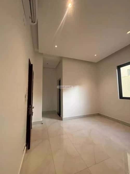 دور 702 متر مربع ب 4 غرف العليا، وسط الرياض، الرياض