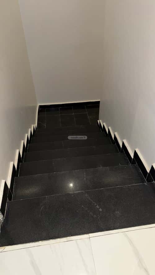 Villa 250 SQM Facing South with 7 Bedrooms Ar-Rimal, East Riyadh, Riyadh