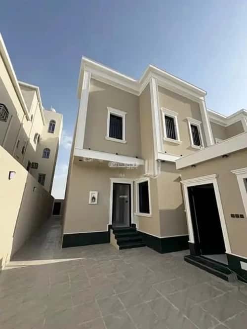 فيلا 300 متر مربع شمالية على شارع 20م التضامن، خميس مشيط