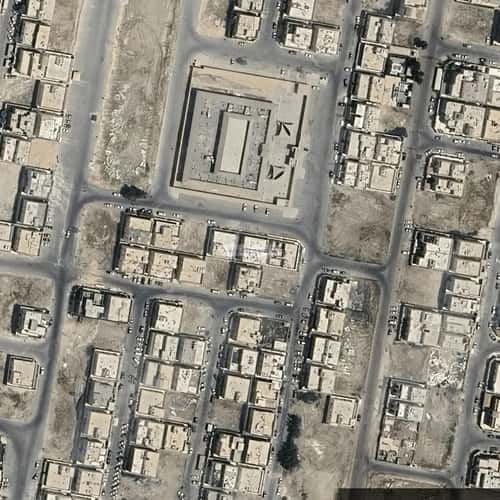 فيلا 200 متر مربع جنوبية على شارع 20م الصواري، الخبر
