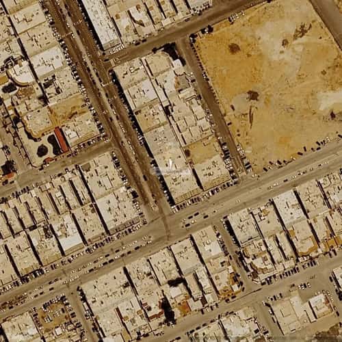 Building 1000 SQM Facing East Al-Hamra, East Riyadh, Riyadh