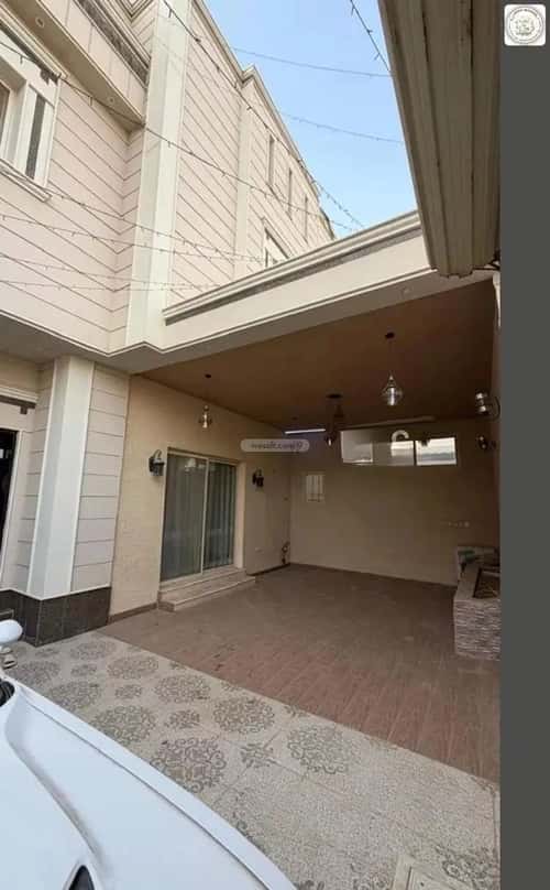 Villa 351 SQM Facing South with 7 Bedrooms Ishbiliyah, East Riyadh, Riyadh