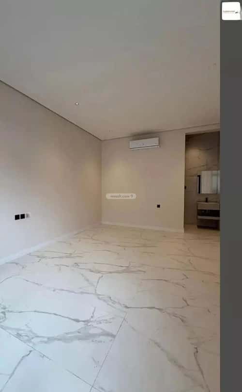 فيلا 299.86 متر مربع جنوبية على شارع 15م الزرقاء، بريدة