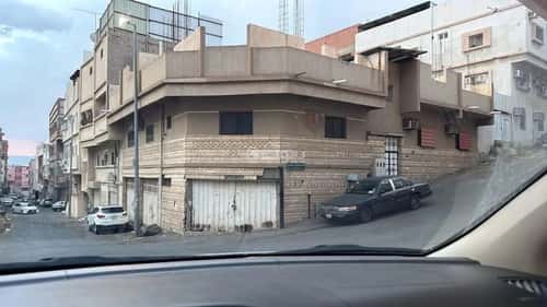 Building 294.16 SQM District Nakheb, Alttayif