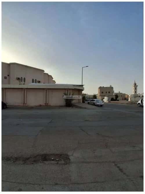 Villa 780 SQM Facing South East on 20m Width Street An-Nahdah, East Riyadh, Riyadh