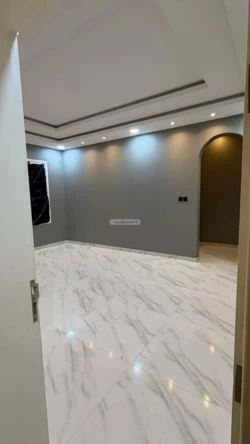 Apartment 700 SQM with 4 Bedrooms Al Tahlyah, Khobar