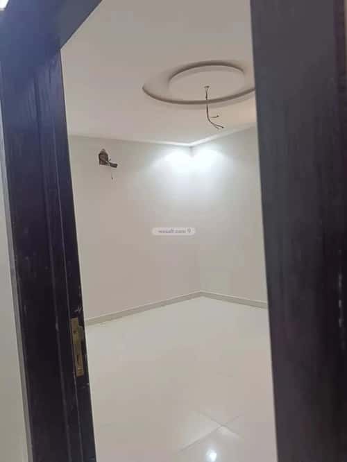 Floor 450 SQM with 8 Bedrooms Dahrat Laban, West Riyadh, Riyadh