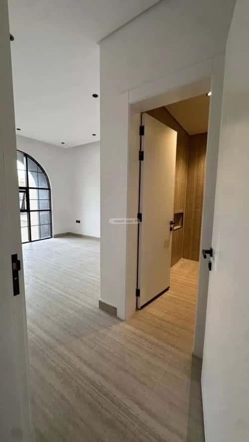 Villa 299.8 SQM Facing South with 7 Bedrooms As-Safa, Central Riyadh, Riyadh