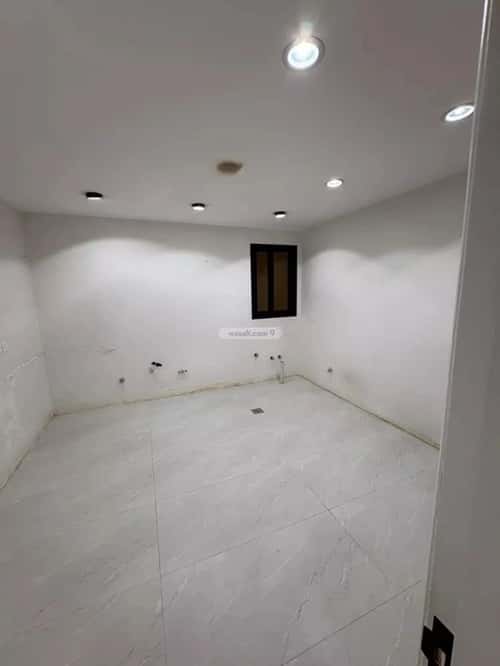 Floor 750 SQM with 5 Bedrooms Al-Yarmuk, East Riyadh, Riyadh