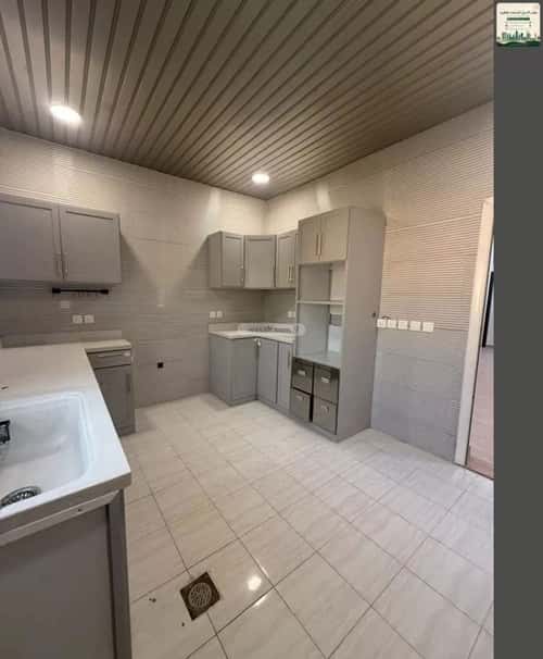Apartment 500 SQM with 4 Bedrooms King Fahad Dist, Aldammam