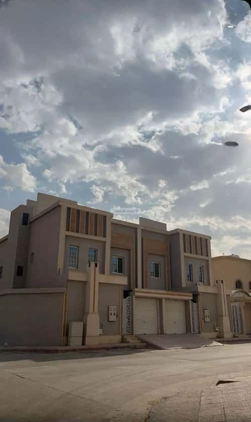 دور 140.23 متر مربع ب 5 غرف العزيزية، جنوب الرياض، الرياض