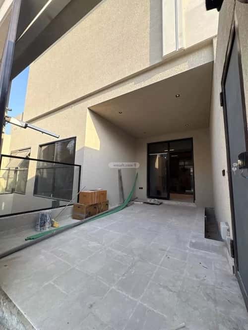 فيلا 213.03 متر مربع شرقية على شارع 15م الورود، شمال الرياض، الرياض
