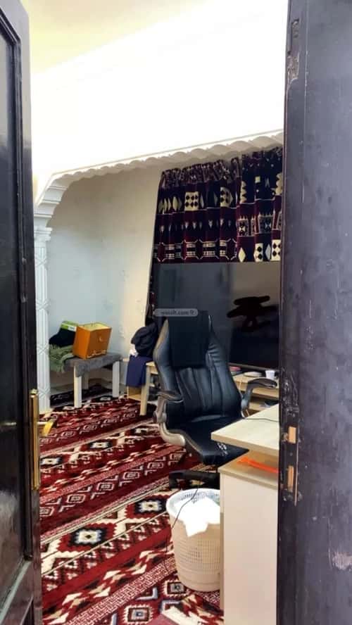 Floor 400 SQM with 9 Bedrooms Sultanah, West Riyadh, Riyadh