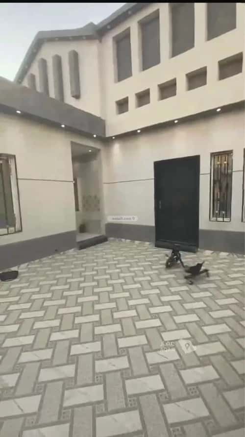 Floor 480 SQM with 8 Bedrooms Twaeeq, West Riyadh, Riyadh