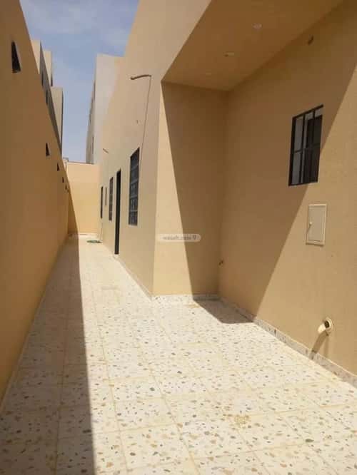 Floor 375 SQM with 5 Bedrooms Al-Janadriyah, East Riyadh, Riyadh