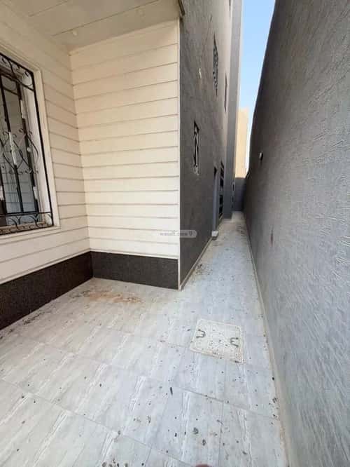 Villa 240 SQM Facing South with 8 Bedrooms Ar-Rimal, East Riyadh, Riyadh