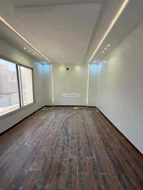 Villa 240 SQM Facing South with 8 Bedrooms Ar-Rimal, East Riyadh, Riyadh