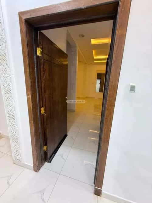 Villa 200 SQM Facing East with 5 Bedrooms Al-Mahdiyah, West Riyadh, Riyadh