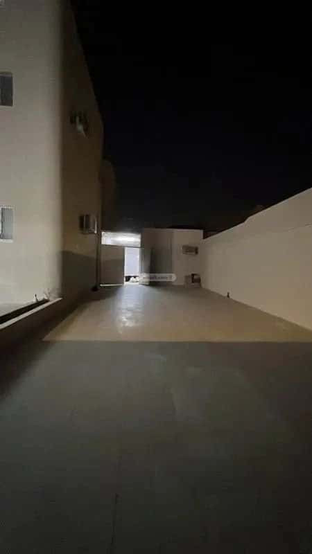 Villa 525 SQM Facing South on 25m Width Street Alashrafia, Eanizah