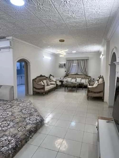 شقة 690 متر مربع ب 4 غرف العزيزية، جنوب الرياض، الرياض