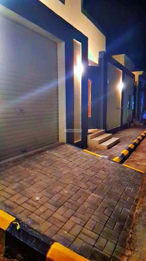 Floor 337.5 SQM with 5 Bedrooms Al-Mahdiyah, West Riyadh, Riyadh