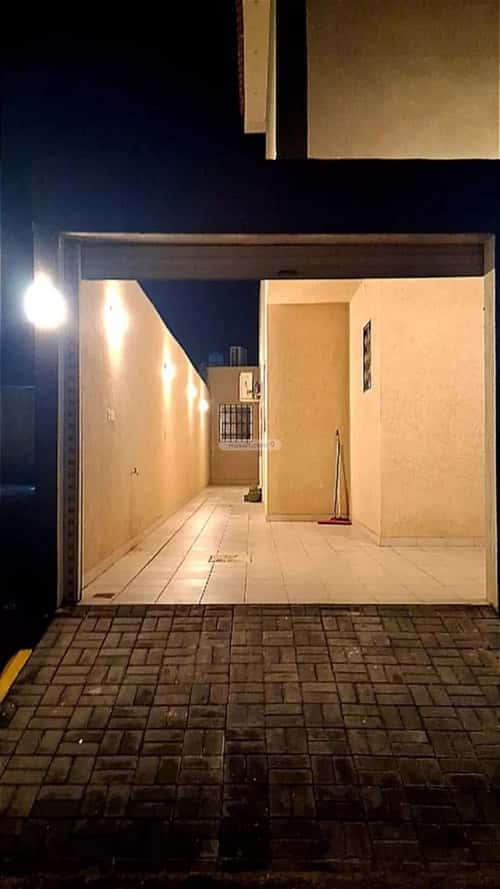 Floor 337.5 SQM with 5 Bedrooms Al-Mahdiyah, West Riyadh, Riyadh