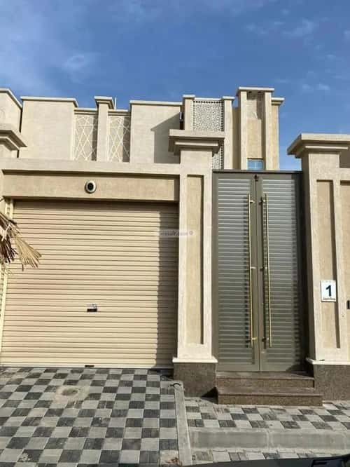 فيلا 300 متر مربع شمالية على شارع 60م الشعلة، الدمام