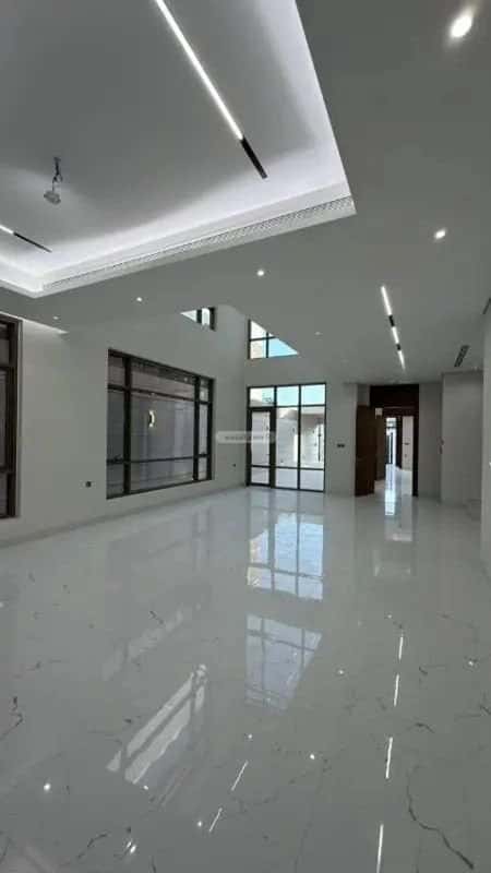 Villa 331.43 SQM Facing East on 20m Width Street Al-Mahdiyah, West Riyadh, Riyadh