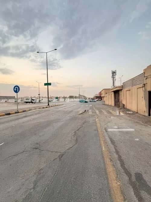 أرض 700 متر مربع شمالية غربية على شارع 30م السعادة، شرق الرياض، الرياض