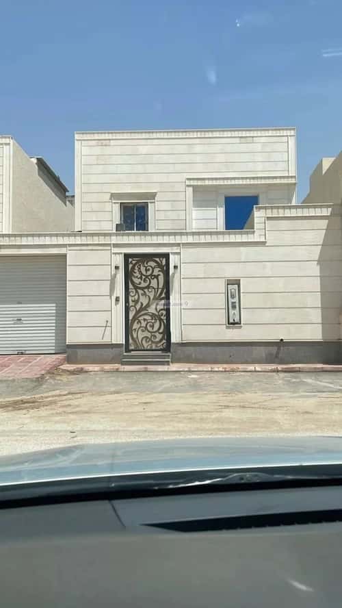 فيلا 330 متر مربع شرقية على شارع 18م الرمال، شرق الرياض، الرياض