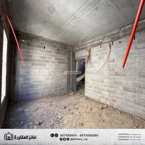 فيلا 495 متر مربع شرقية على شارع 15م الرمال، بريدة