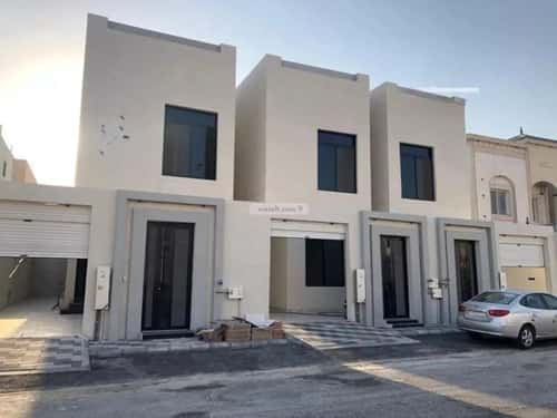 فيلا 310.15 متر مربع شرقية على شارع 20م العقيق، الخبر