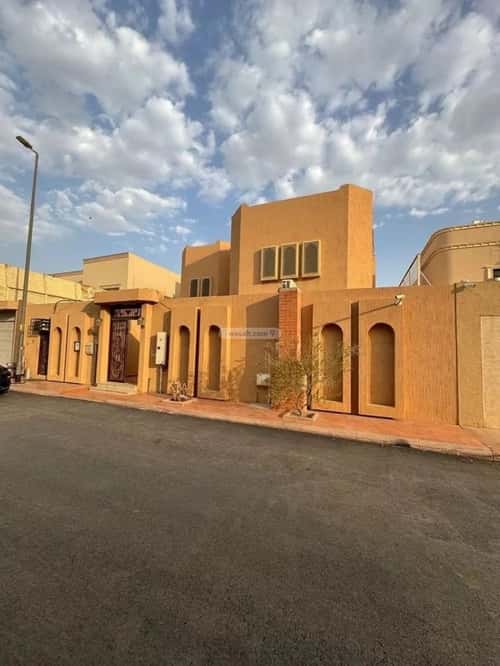 فيلا 500 متر مربع شمالية على شارع 15م الملك فهد، شمال الرياض، الرياض
