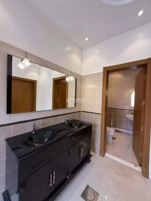 Floor 900 SQM with 4 Bedrooms Al-Aqeek, North Riyadh, Riyadh