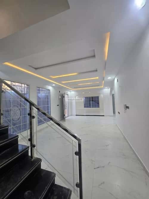 Villa 390.28 SQM Facing North with 8 Bedrooms Ar-Rimal, East Riyadh, Riyadh