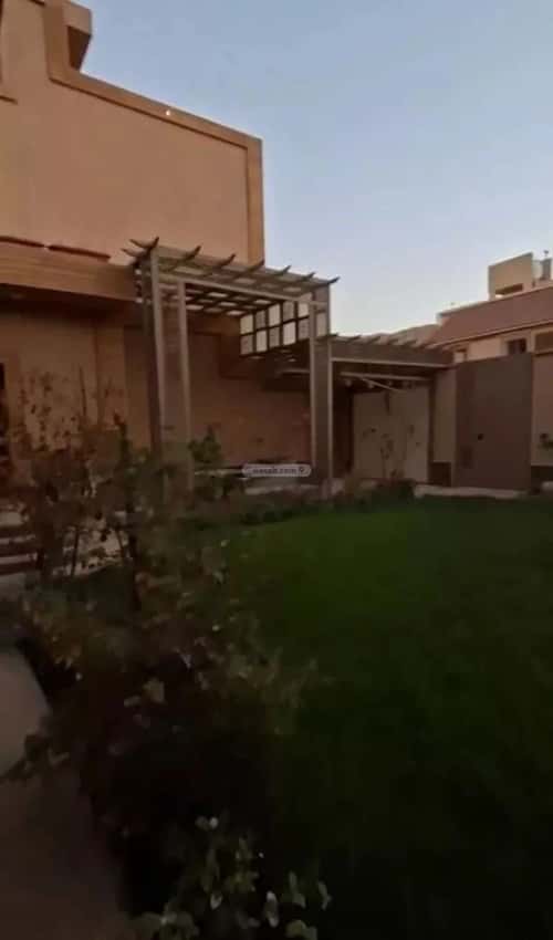استراحة 377.12 متر مربع شرقية على شارع 10م العزيزية، جنوب الرياض، الرياض