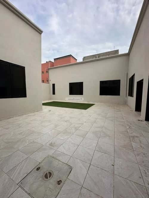 Floor 450 SQM with 8 Bedrooms Ar Rawdah, Jazan