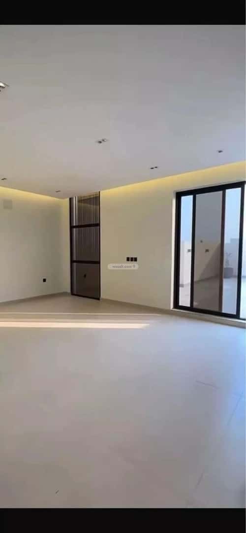فيلا 300 متر مربع شمالية على شارع 20م العقيق، الخبر