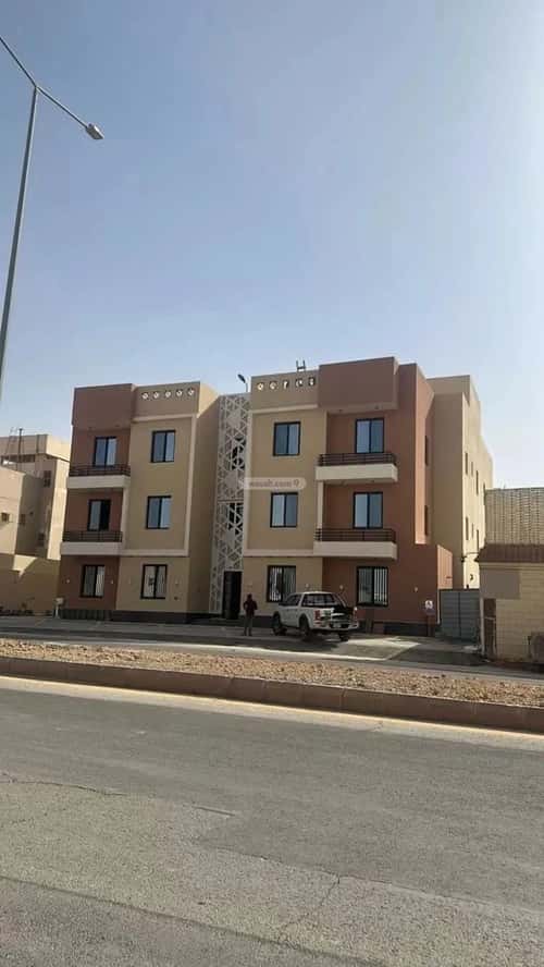 Building 900 SQM Facing East Dahrat Laban, West Riyadh, Riyadh