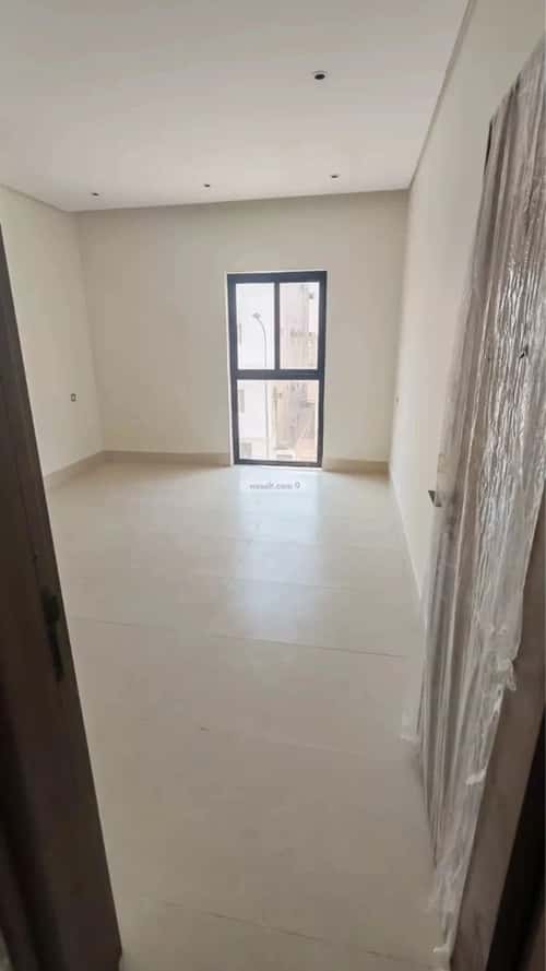 عمارة 325.58 متر مربع واجهة غربية الثقبة، الخبر