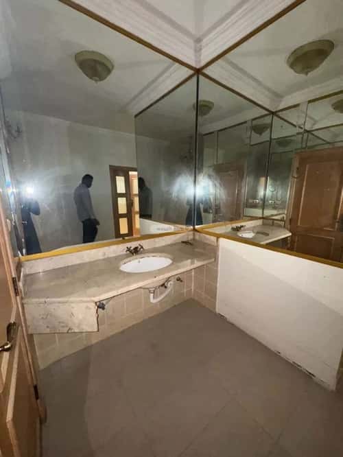 Villa 299 SQM Facing North on 15m Width Street Al Basateen, North Jeddah, Jeddah