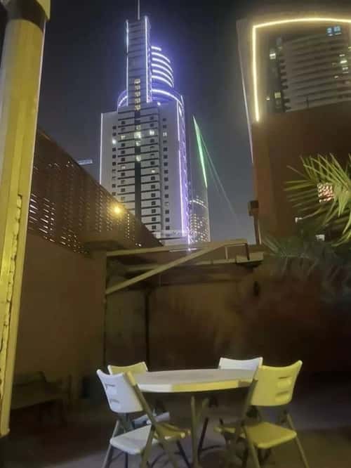 فيلا 400 متر مربع شمالية على شارع 10م العليا، وسط الرياض، الرياض
