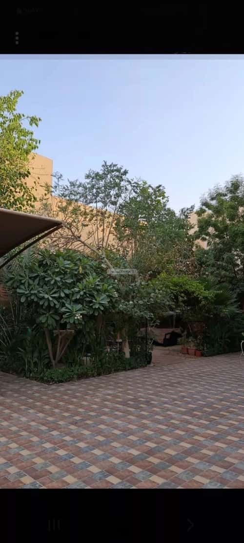 فيلا 900 متر مربع شرقية على شارع 20م حطين، شمال الرياض، الرياض