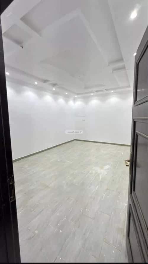 Building 620 SQM Facing East Al-Qurayyat, Alttayif