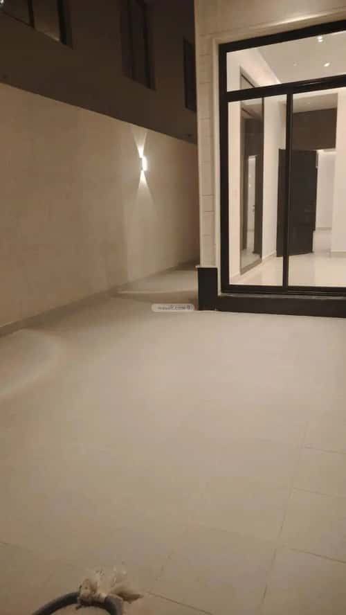 Floor 300 SQM with 4 Bedrooms Ar-Rimal, East Riyadh, Riyadh