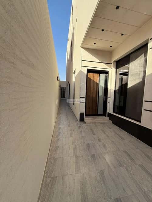 Building 160.93 SQM Facing South Al-Khaleej, East Riyadh, Riyadh
